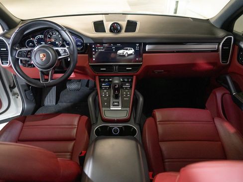 Certified 2023 Porsche Cayenne Platinum Edition AWD/4WD image 24
