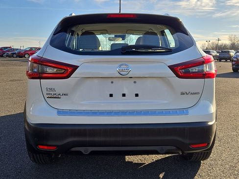 Certified 2022 Nissan Rogue Sport SV image 5