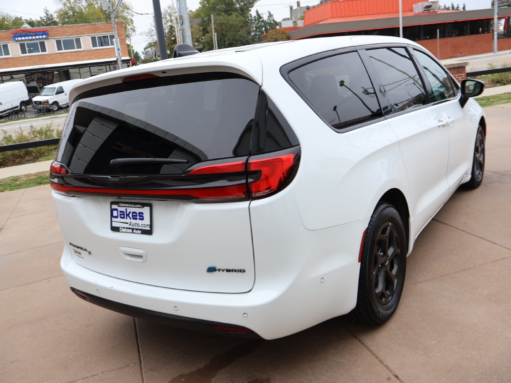 Used 2024 Chrysler Pacifica Limited FWD image 6