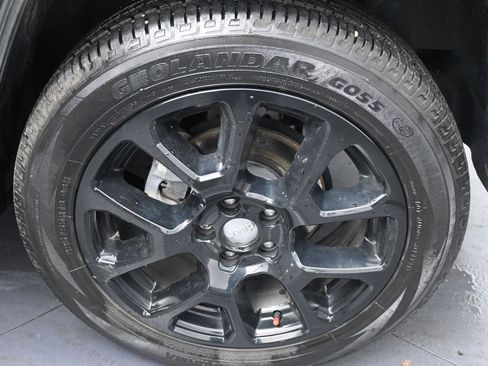 Used 2022 Jeep Compass Latitude w/ Sun and Sound Group image 37