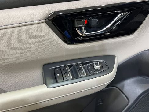 Certified 2025 Subaru Forester Limited image 13