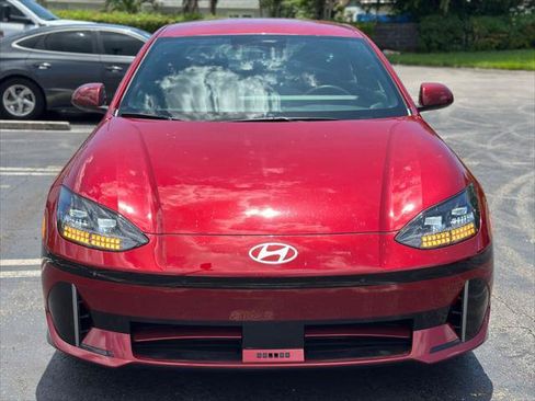 Used 2024 Hyundai Ioniq 6 SE RWD image 3