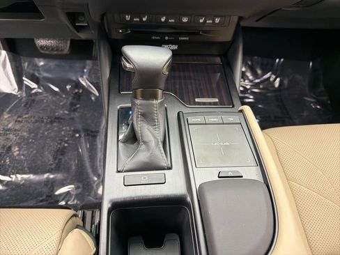 Used 2021 Lexus ES 350 Luxury w/ Accessory Package 2 image 17