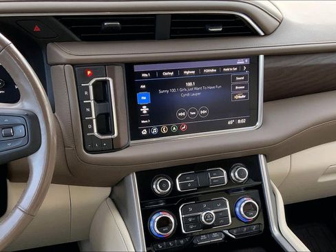 Used 2021 GMC Yukon Denali w/ Denali Premium Package image 6