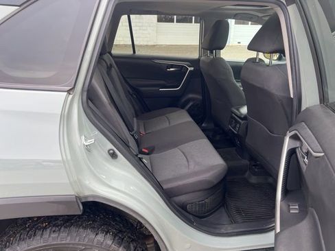 Used 2021 Toyota RAV4 XLE w/ Convenience Package image 17