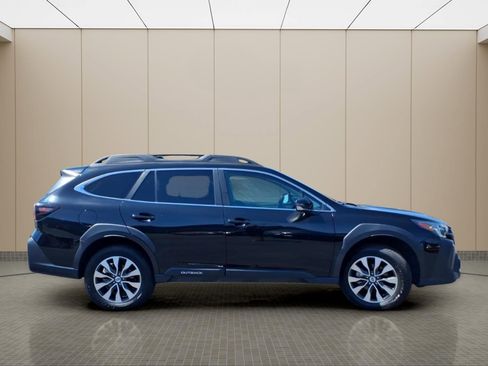 Used 2024 Subaru Outback Limited AWD/4WD image 7