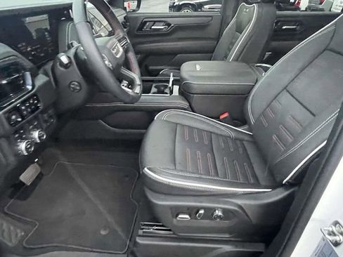 Used 2025 GMC Yukon XL AT4 Ultimate AWD/4WD image 16