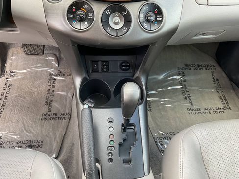 Used 2010 Toyota RAV4 Limited AWD/4WD image 21