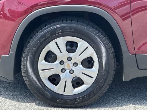 Used 2017 Chevrolet Trax LS FWD image 24