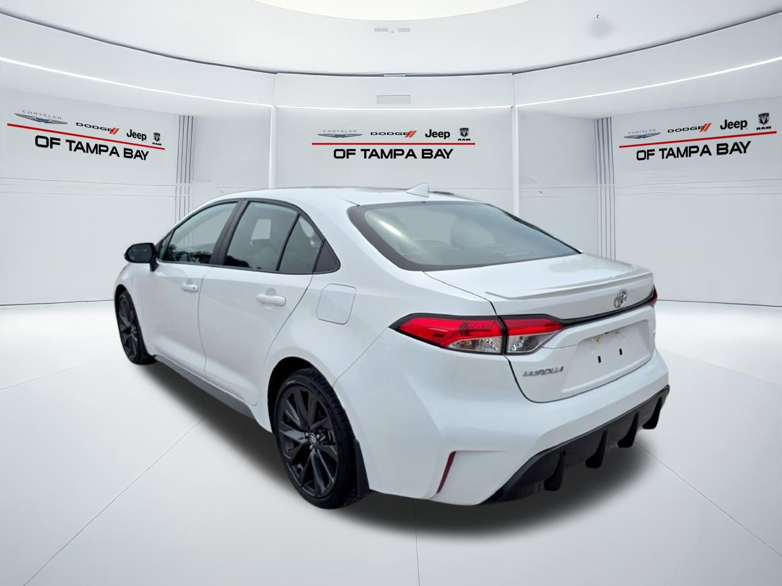 Used 2024 Toyota Corolla SE FWD image 4