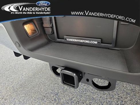 Used 2023 Ford F250 Lariat w/ Chrome Package image 11