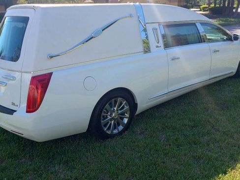 Used 2015 Cadillac XTS Hearse image 6