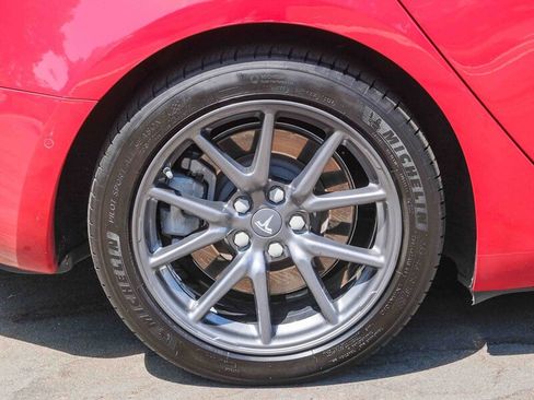 Used 2018 Tesla Model 3 Mid Range image 11