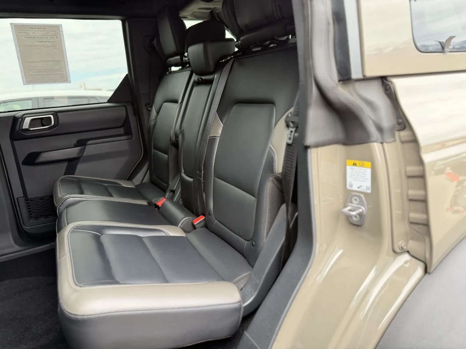 Used 2025 Ford Bronco Outer Banks w/ Sasquatch Package AWD/4WD image 17