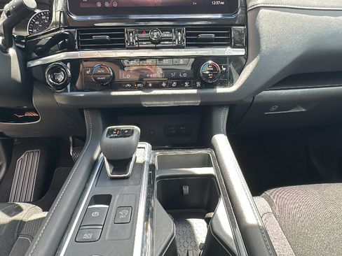 Used 2026 Nissan Pathfinder SV w/ SV Premium Package AWD/4WD image 21