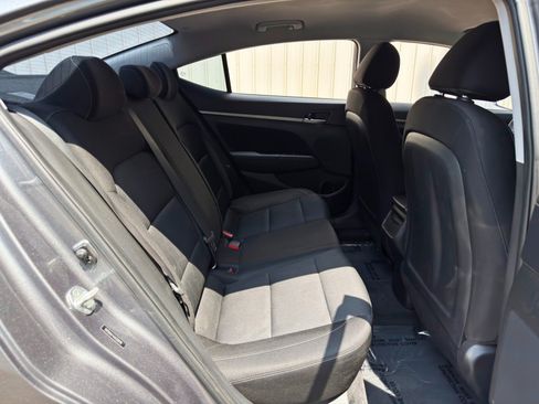 Used 2018 Hyundai Elantra SEL FWD image 31