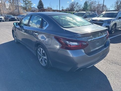 Used 2017 Nissan Altima 2.5 SR w/ LED Appearance Package image 5