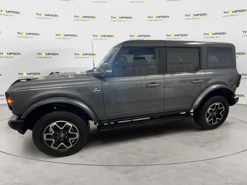 Used 2024 Ford Bronco Outer Banks AWD/4WD image 2