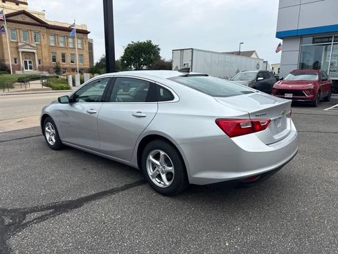 Used 2018 Chevrolet Malibu LS FWD image 3