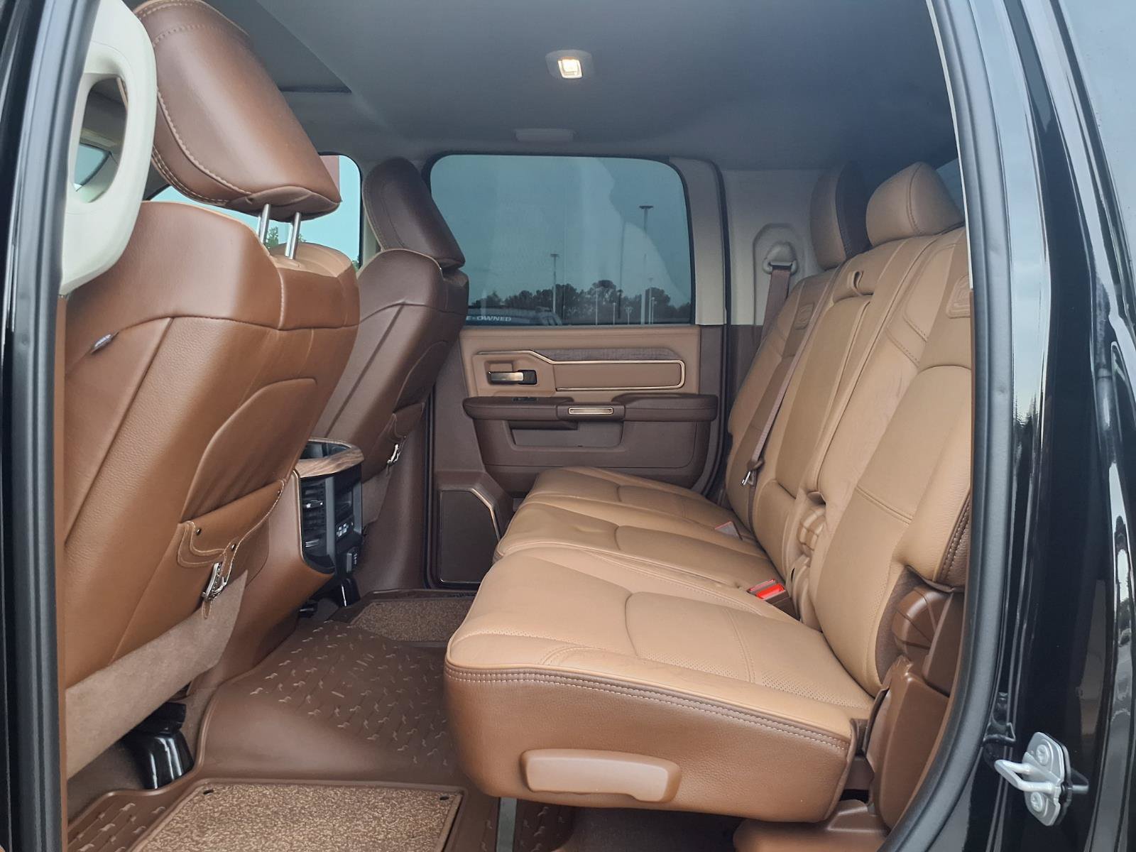 Used 2024 RAM 2500 Limited w/ Towing Technology Group AWD/4WD image 10