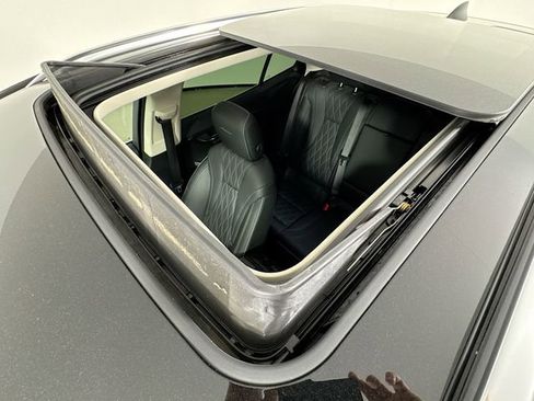 Used 2021 Buick Envision Avenir w/ Technology Package II AWD/4WD image 14