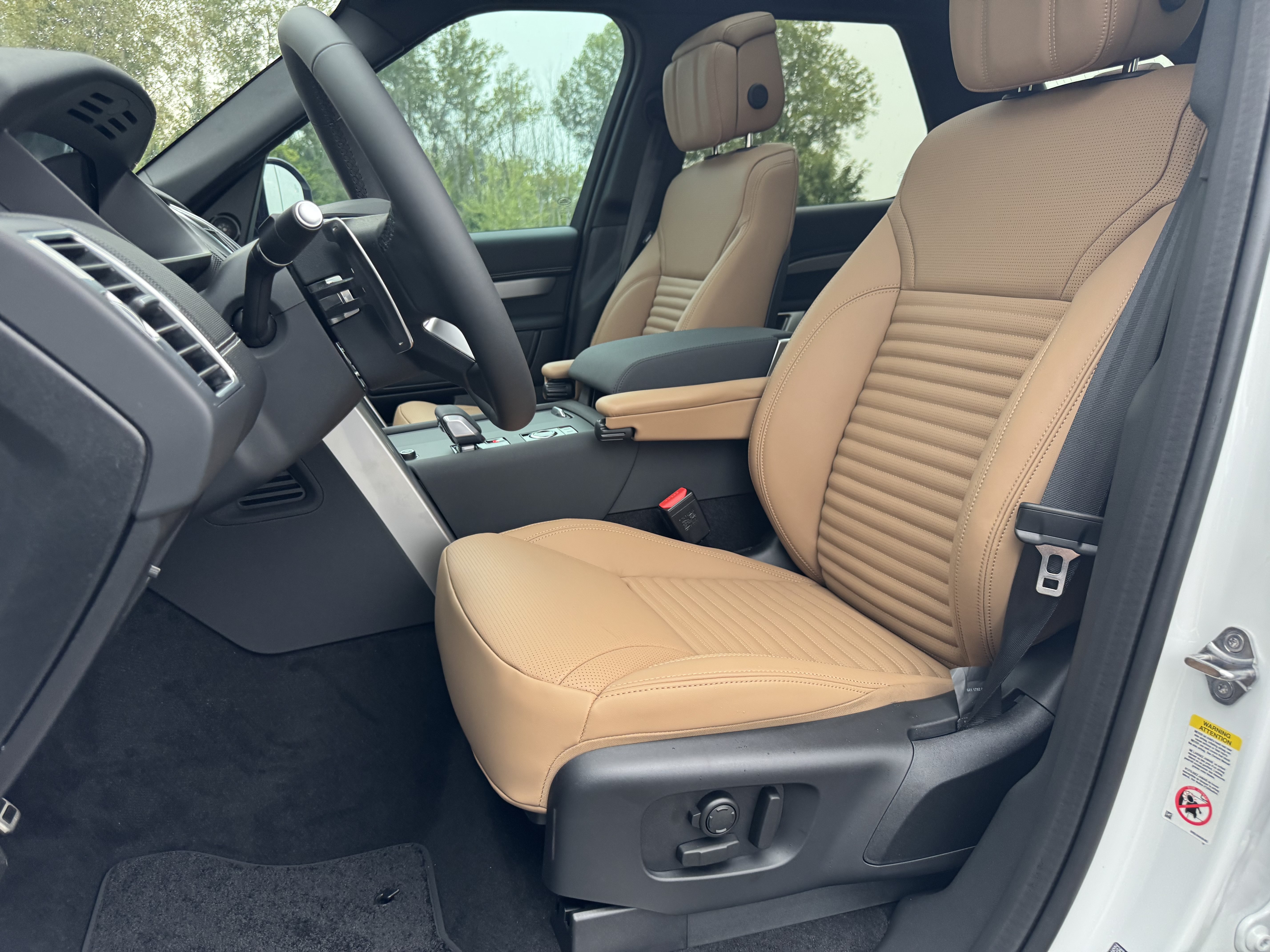 New 2026 Land Rover Discovery Dynamic SE AWD/4WD image 15
