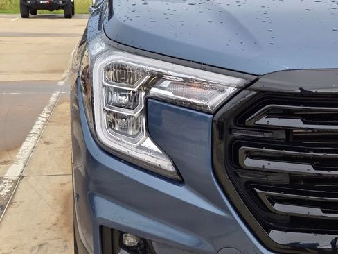 Used 2024 GMC Terrain SLT w/ Elevation Edition AWD/4WD image 22