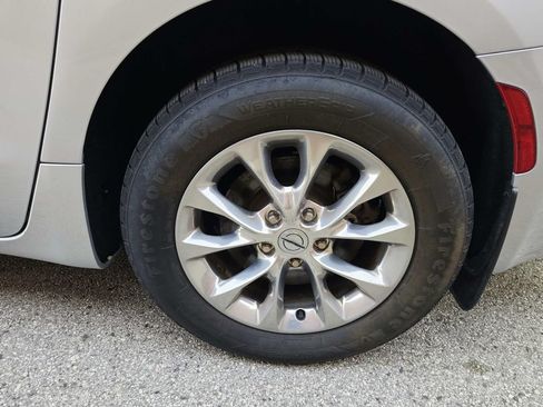 Used 2022 Chrysler Pacifica Touring-L AWD/4WD image 18
