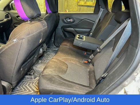 Used 2019 Jeep Cherokee Latitude w/ Cold Weather Group AWD/4WD image 11