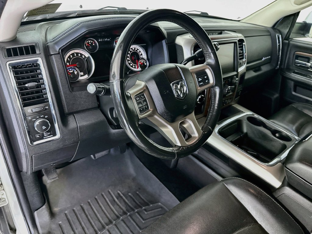 Used 2016 RAM 3500 Laramie w/ Convenience Group AWD/4WD image 28