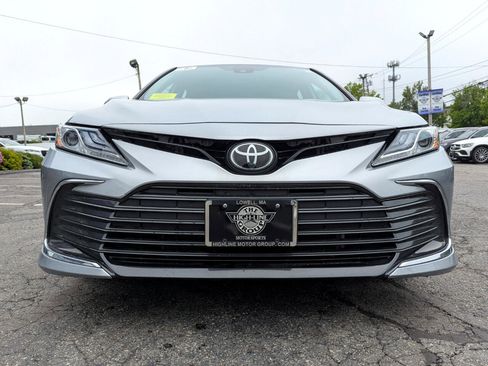 Used 2023 Toyota Camry XLE image 4