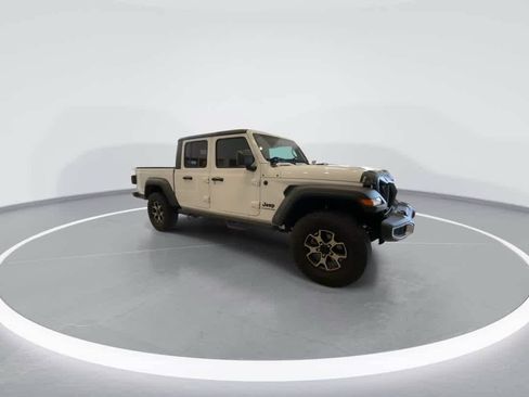 Used 2020 Jeep Gladiator Sport w/ Quick Order Package 24S AWD/4WD image 2