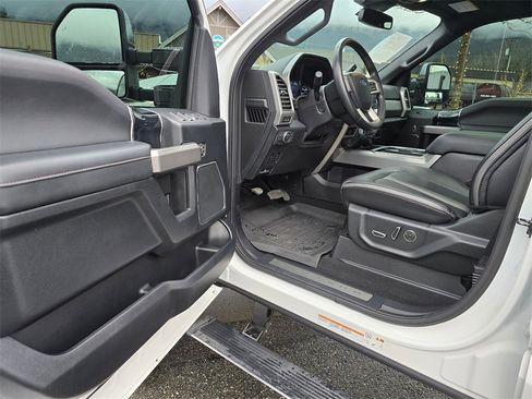 Used 2020 Ford F450 Platinum w/ Camper Package image 26