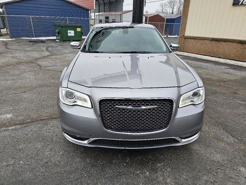 Used 2017 Chrysler 300 C image 29