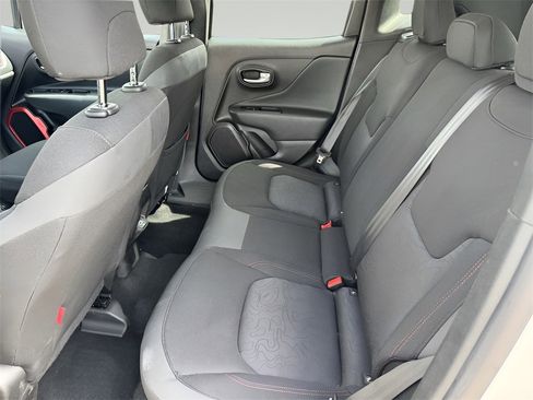 Used 2023 Jeep Renegade Trailhawk image 32