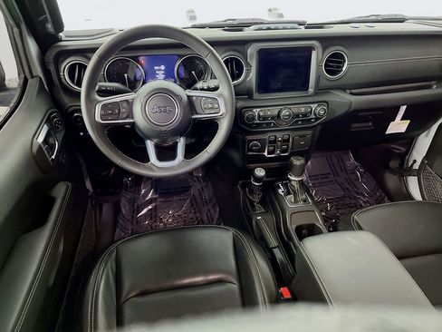 Used 2023 Jeep Wrangler Unlimited Sahara w/ Cold Weather Group AWD/4WD image 24