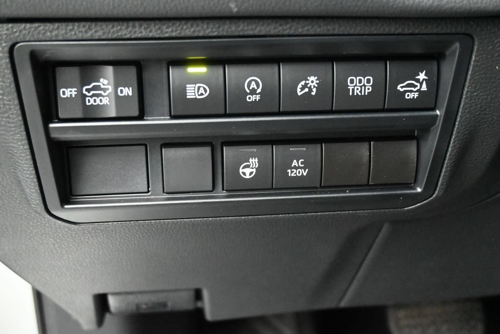 Used 2023 Toyota Tundra Limited AWD/4WD image 6