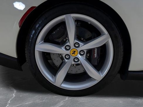 Used 2019 Ferrari Portofino Base image 54