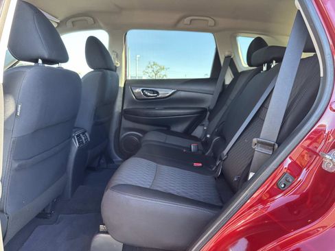 Used 2019 Nissan Rogue SV image 24