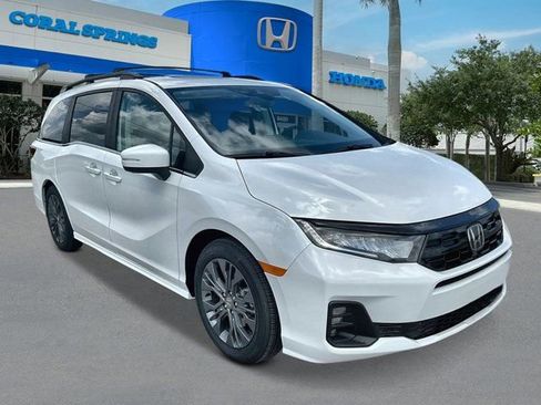 New 2026 Honda Odyssey Touring image 7