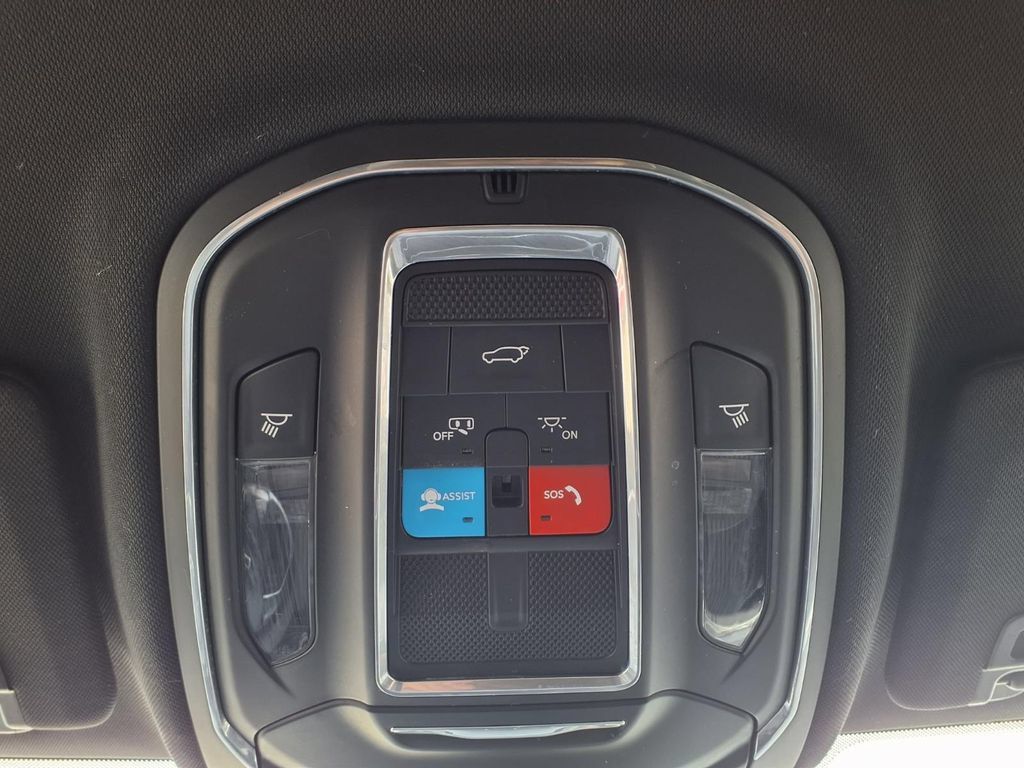 Used 2023 Jeep Grand Cherokee Altitude AWD/4WD image 19