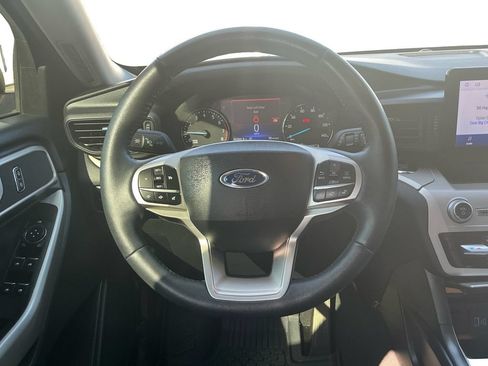 Certified 2023 Ford Explorer XLT RWD image 18