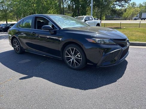 Used 2024 Toyota Camry SE image 7