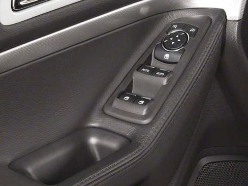 Used 2013 Ford Explorer XLT image 13