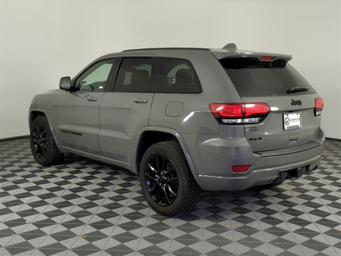 Used 2021 Jeep Grand Cherokee Laredo X image 7