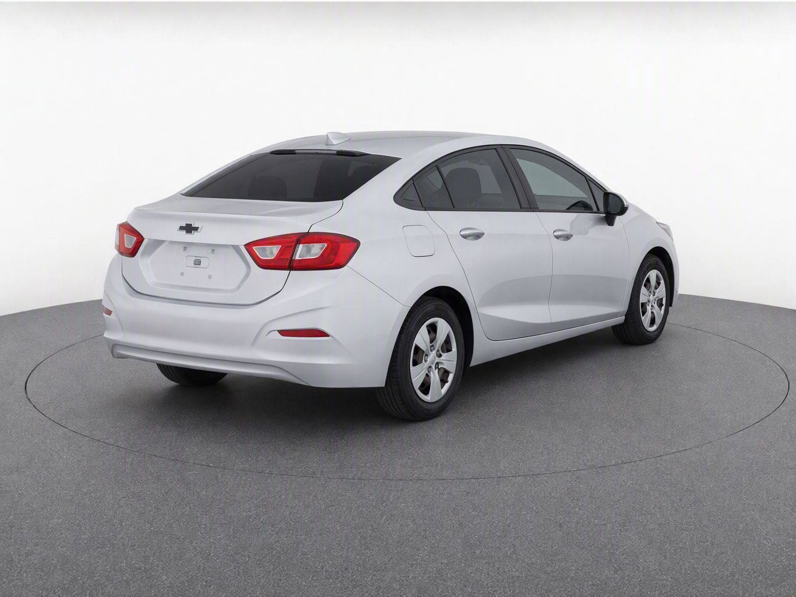 Used 2018 Chevrolet Cruze LS FWD image 4