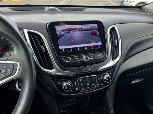 Used 2022 Chevrolet Equinox Premier image 17