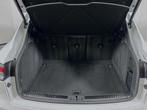 Certified 2026 Porsche Macan AWD/4WD image 27