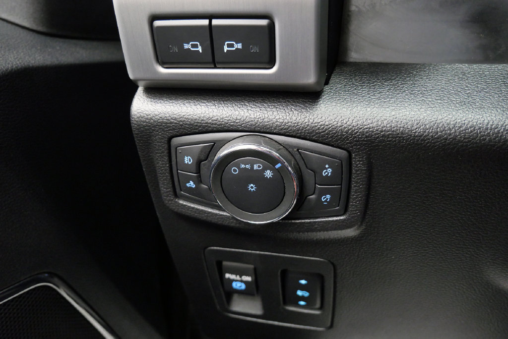 Used 2019 Ford F150 Platinum w/ Technology Package AWD/4WD image 29