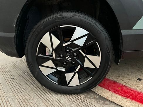 Used 2025 Hyundai Kona SEL image 9